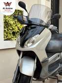 Xmax 250 injection, venant avec ses papiers