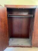 Armoire bois massif marron foncé 2 portes spacieuse