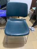 Chaise polyvalente bureau bleu assise plastique métal