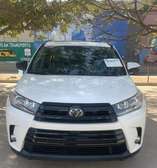 Toyota Highlander limited 7 places