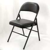 Chaise noir en acier empilables