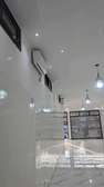 A louer un magasin sur 2abakar sy non loin dibiterie ouba