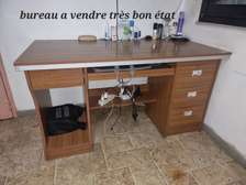 Bureau très bon état