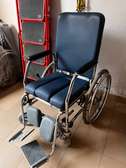 FAUTEUIL ROULANT AVEC POT WC