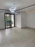 Appartement F4 non meublé Point E parking, ascenseur