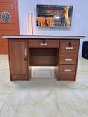 Table Bureau avec 5 tiroir dont 2 à clé