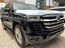 Toyota land cruiser LC300