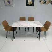 Table à manger en marbre  avec4 chaises