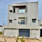 Villa R+2 TF à vendre à Kounoune dans une cité fermée