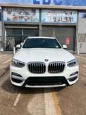 BMW X3 SUV xdrive 30i compact blanc performant