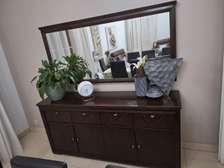 Buffet bois massif marron foncé avec grand miroir
