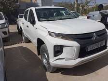 MITSUBISHI L 200  2024