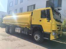 Camion citerne à eau sinotruk howo