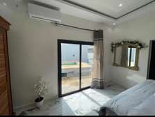 Chambre à louer dans une villa de luxe à saly