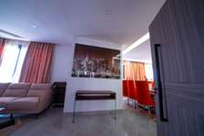 ''SHAPE'' F5 HAUT STANDING