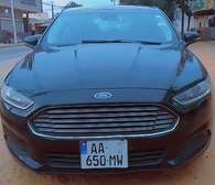 Ford Fusion noire à louer
