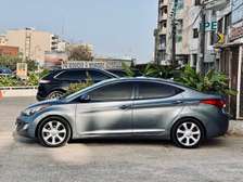J’ai 2 HYUNDAI ELANTRA EN TRÈS BON ÉTAT