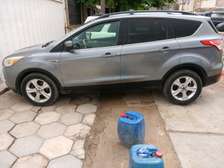 FORD ESCAPE 1.6 AUTOMATIQUE ESSENCE CLIMATISÉ