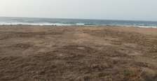 TERRAIN 3002 m²  PIEDS DANS L'EAU ALMADIES