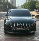 Hyundai berline noire spacieuse et confortable