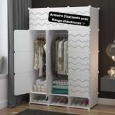 Armoire 3 battants blanche avec range chaussures intégré