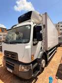 Renault camion frigorifique blanc caisson spacieux