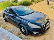 Peugeot 508 manuelle diesel climatisée 2millions 800mil