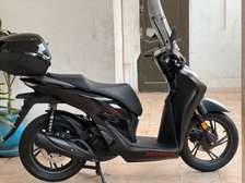 Honda Sh 125cm 2024  venant propre 3800 kilomètre
