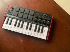 Mini Piano Akai MPK 3