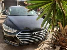 Je vends ma Hyundai Elantra 2018 automatique essence