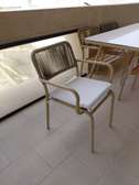 Table outdoor et 6 chaises