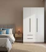 Armoire blanche 3 portes 2 tiroirs design moderne