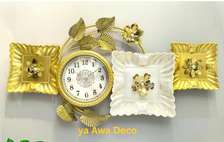 Horloge murale décorative doré blanc design floral