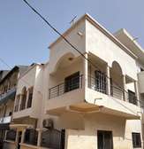 Villa R+2 à louer à ouakam derrière le lycée Jean Mermoz