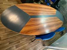 Table de réunion à vendre.