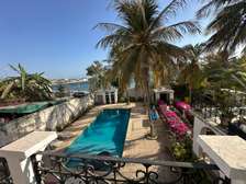 APPARTEMENT A LOUER  F3 MERMOZ PISCINE
