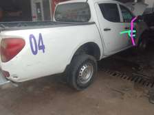 Mitsubishi l200 double cabine