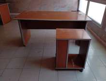 Mobilier de bureau à vider