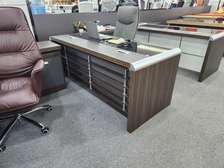 BUREAU CAISSON ET RETOUR