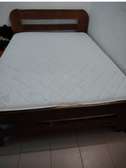 Matelas orthopédique + lit 140 X190 à brader