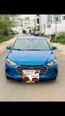 Hyundai elantra Top bleu et /Noir Disponible