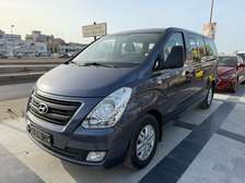 Hyundai  Grand Starex 15 places