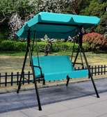 Balançoire de jardin et terrasse