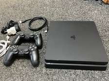 Ps4 slim flashé +18Jeux