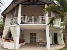 À VENDRE – Villa en résidence bord de mer à Saly