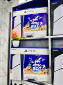 PS5 slim avec lecteur + Astro Bot scellé