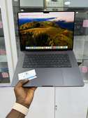 Le MacBook des Pros – M3 Max, 128 Go RAM, 2 To SSD
