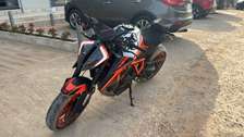 KTM 1290 Super Duke R – Année 2023 – 38 000 km