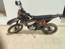 KMX 4 250 moto cross 250cc noir orange tout-terrain