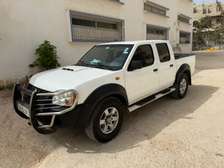 Nissan np 300 hard body